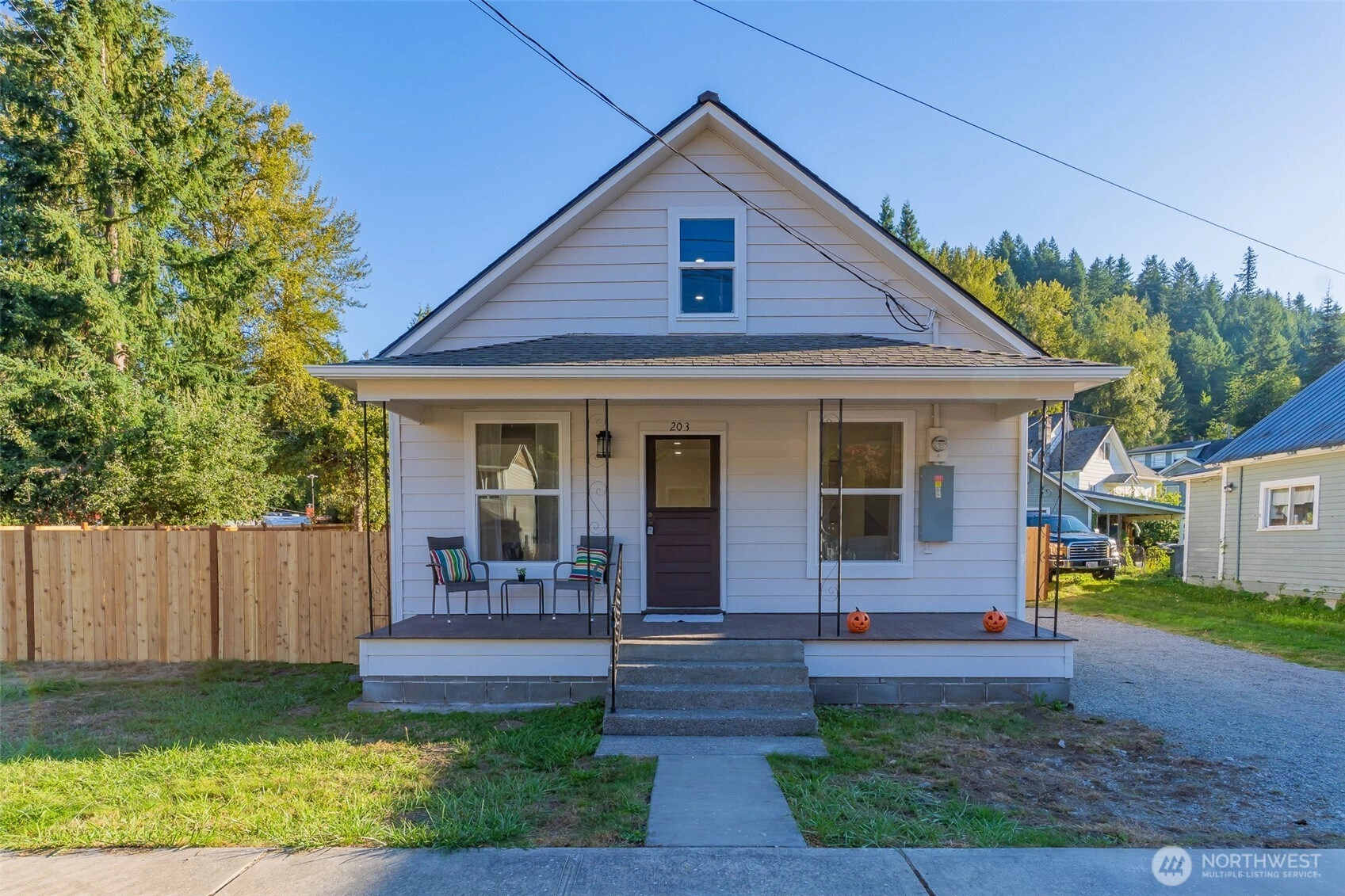 203 Albert St Wilkeson WA 98396