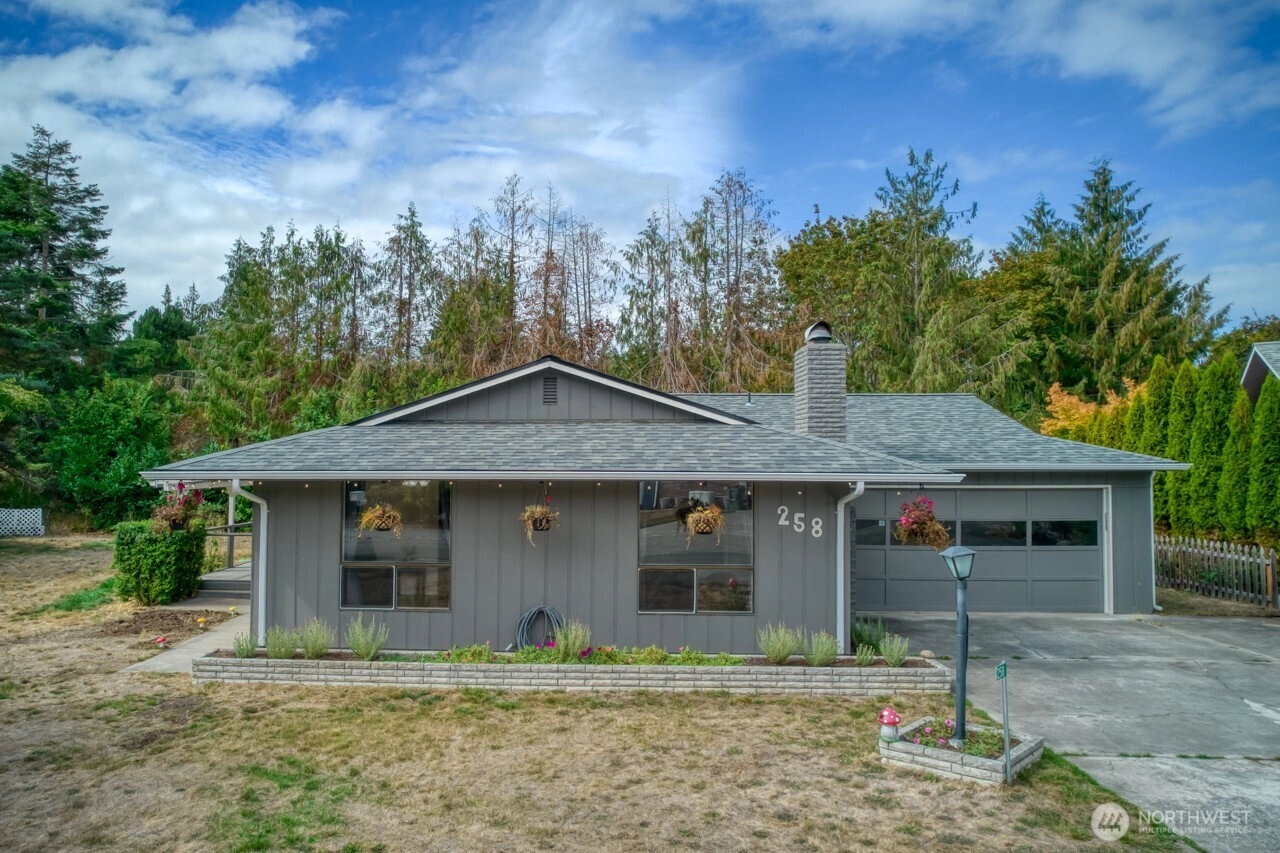 258 Dungeness Meadows Sequim WA 98382