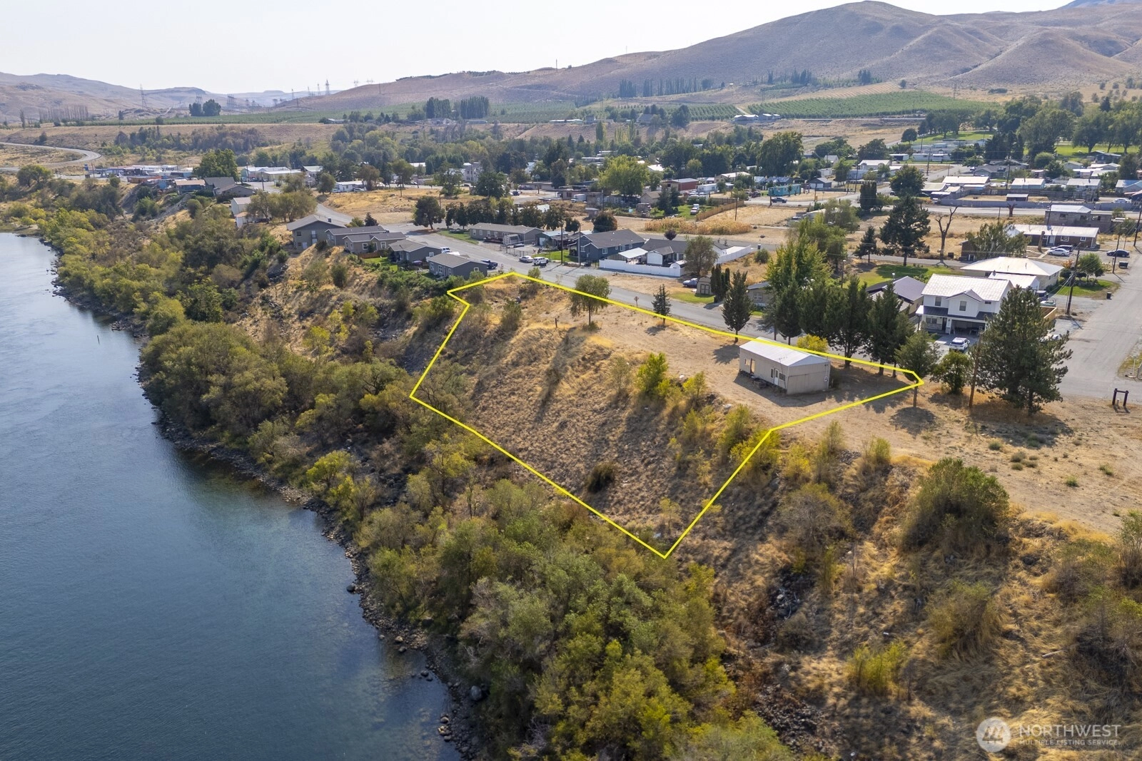 2011 Columbia Blvd Bridgeport WA 98813