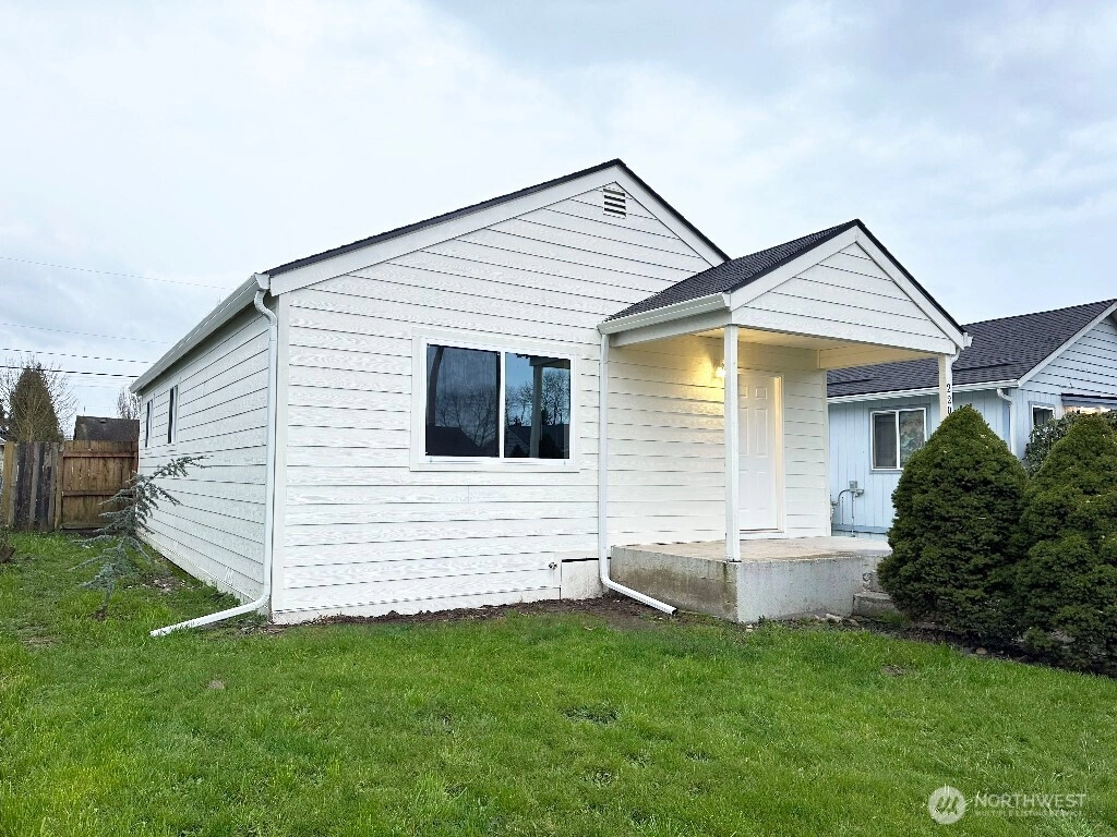 220 20th Ave Longview WA 98632