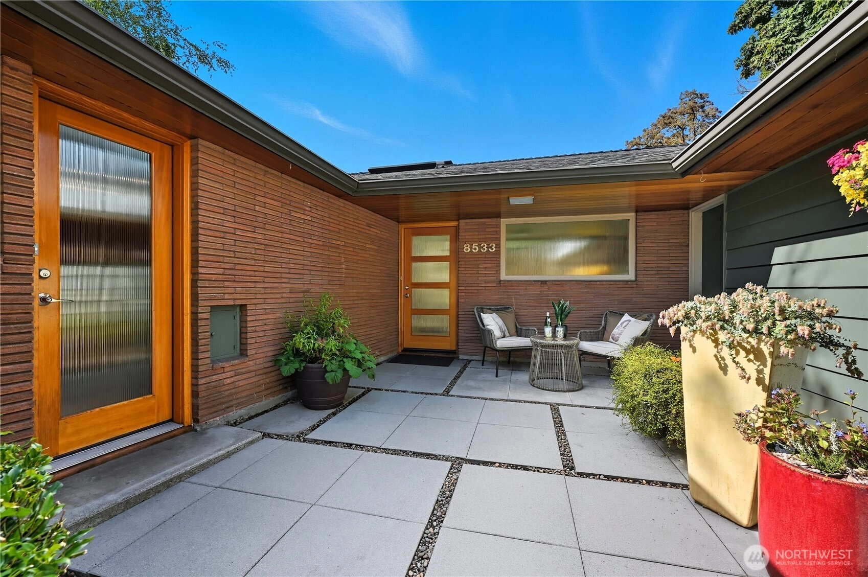 8533 Burke Ave N Seattle WA 98103
