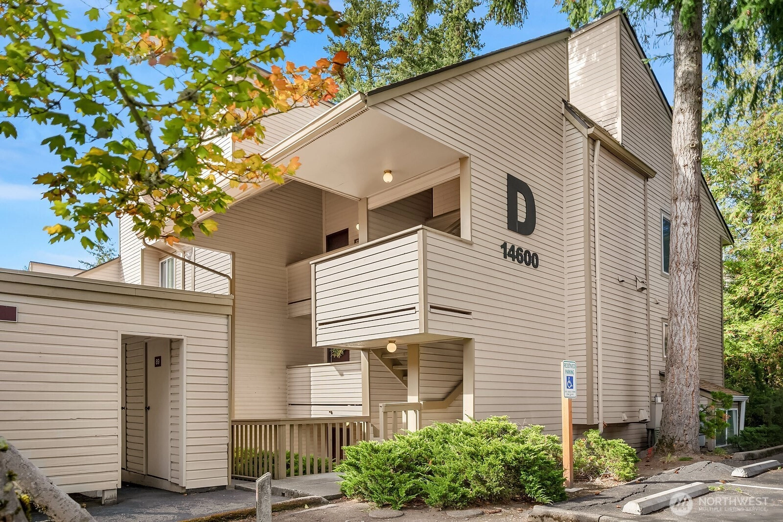 14600 NE 45th St Unit D11 Unit D11 Bellevue WA 98007