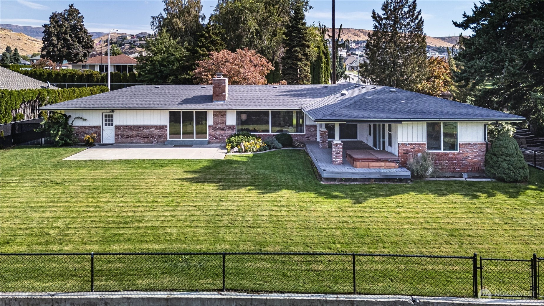 1706 Eastmont Ave Unit  East Wenatchee WA 98802