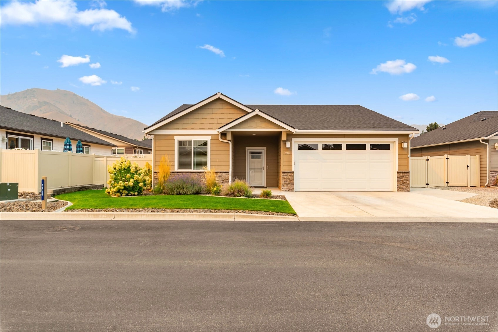 204 Pershing Cir Wenatchee WA 98801