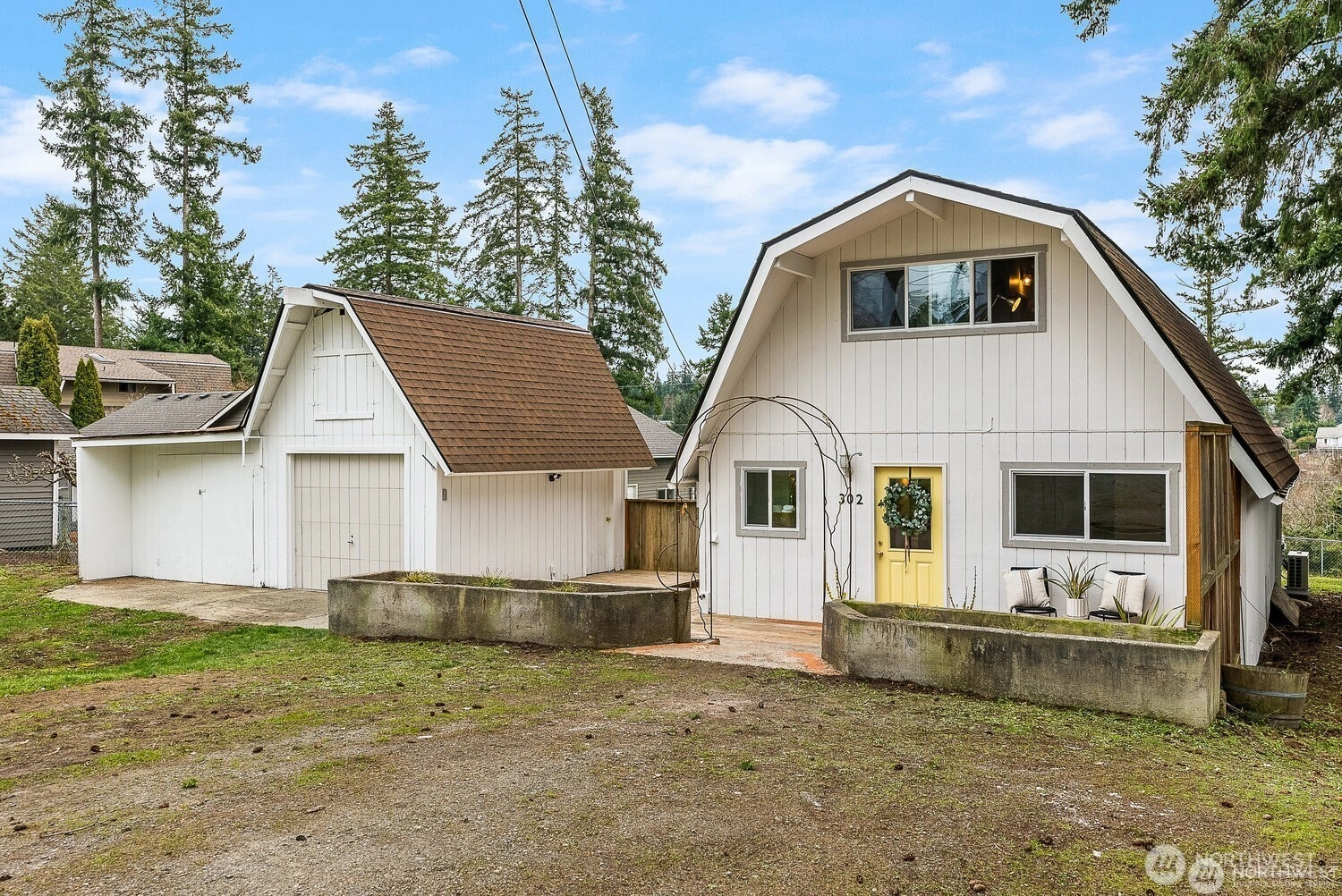 302 Melrose Dr Unit  Camano Island WA 98282