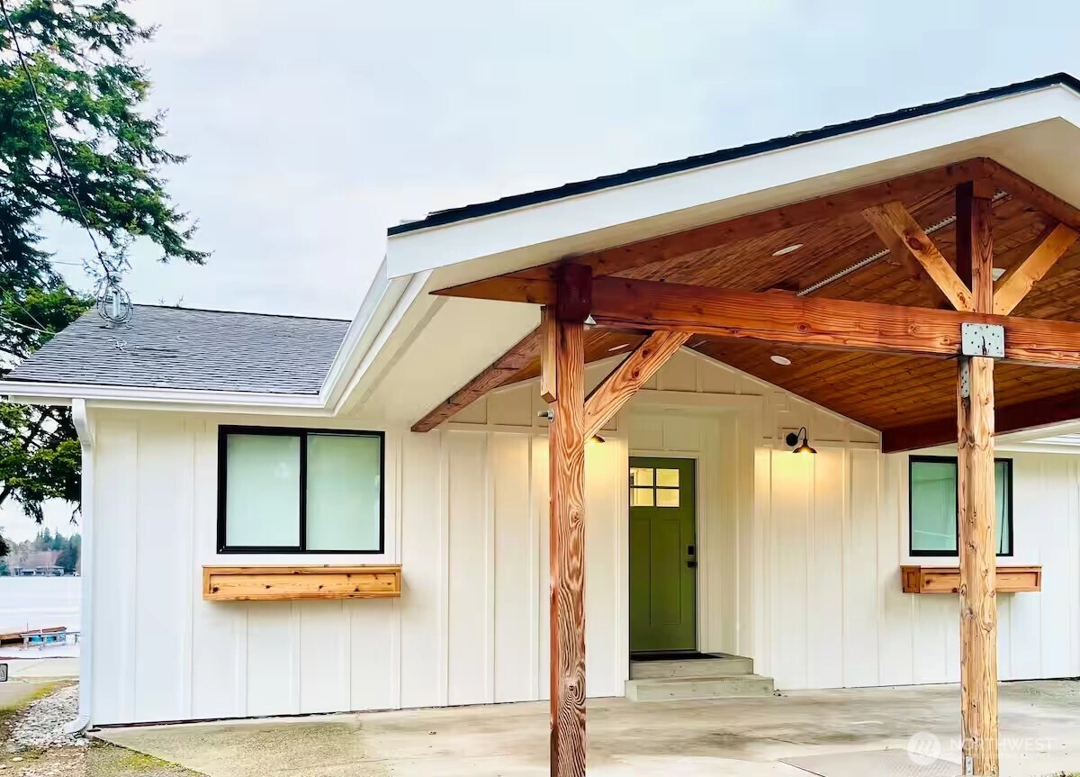 4217 Peninsula Rd Stanwood WA 98292