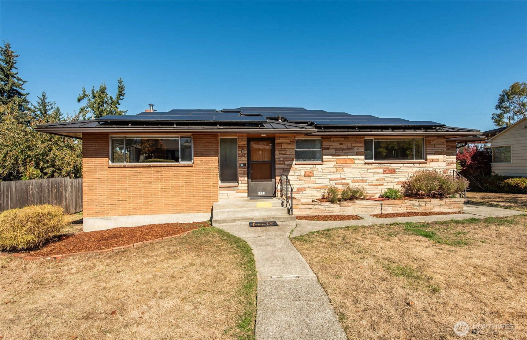 1421 E 2nd St Port Angeles WA 98362