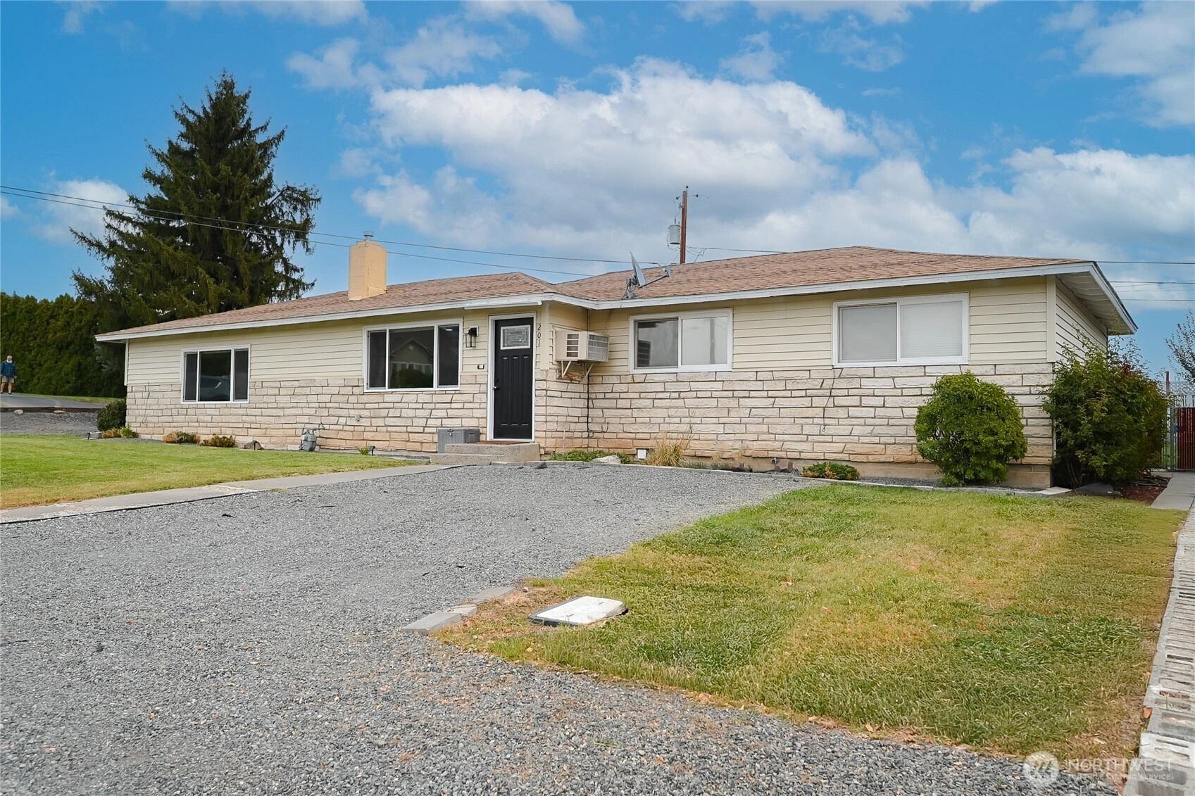 201 S 66th Ave Yakima WA 98908