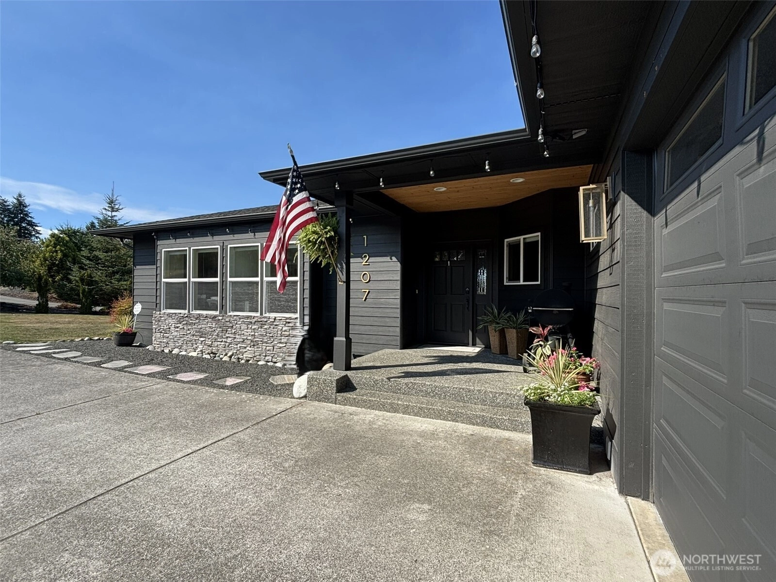 1207 Rook Dr Port Angeles WA 98362
