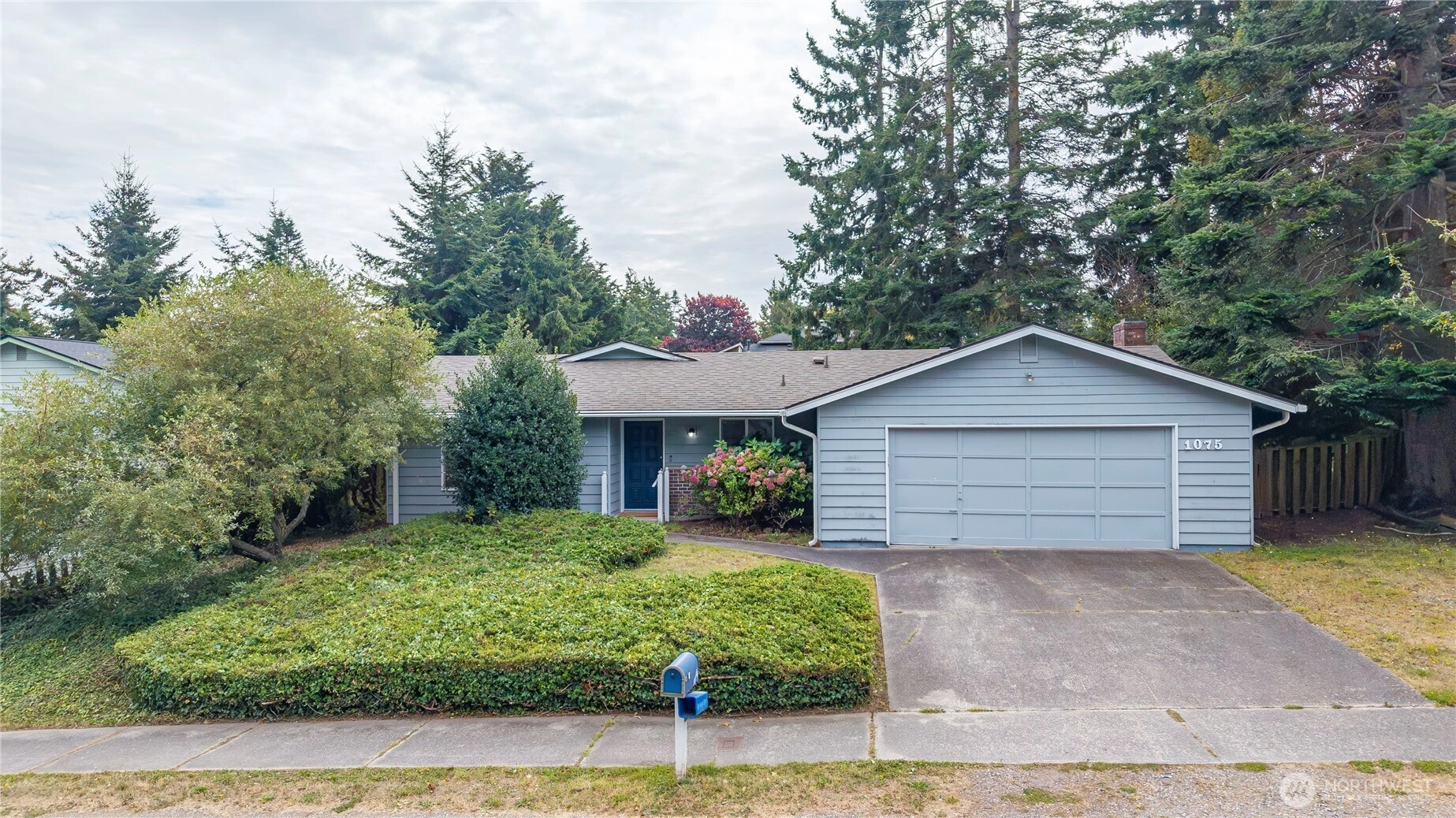 1075 SW 2nd Ave Unit  Oak Harbor WA 98277