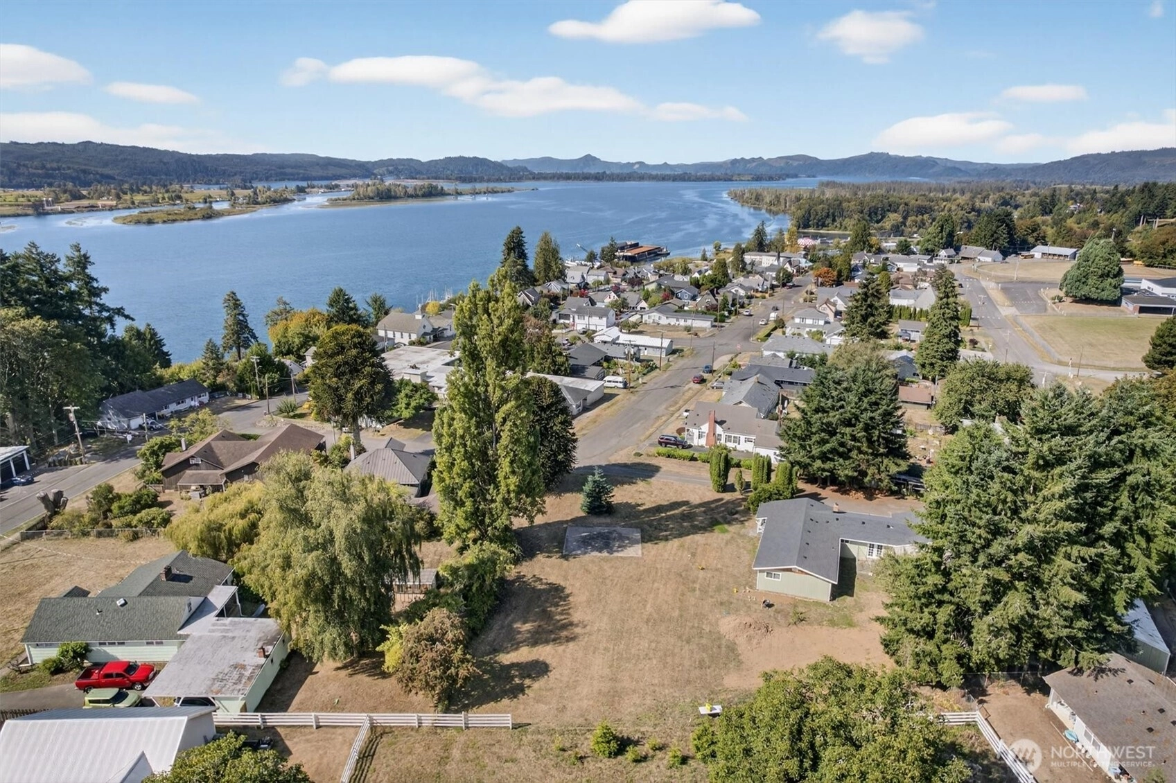 198 Alder St Cathlamet WA 98612