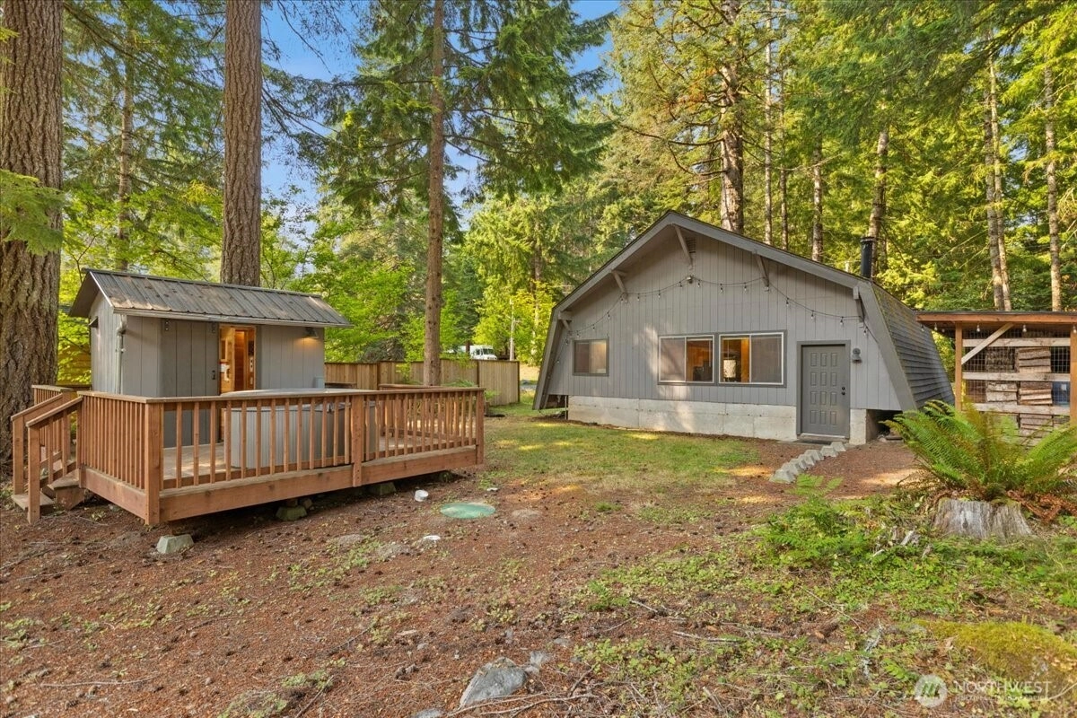 219 Paradise Dr Unit  Ashford WA 98304