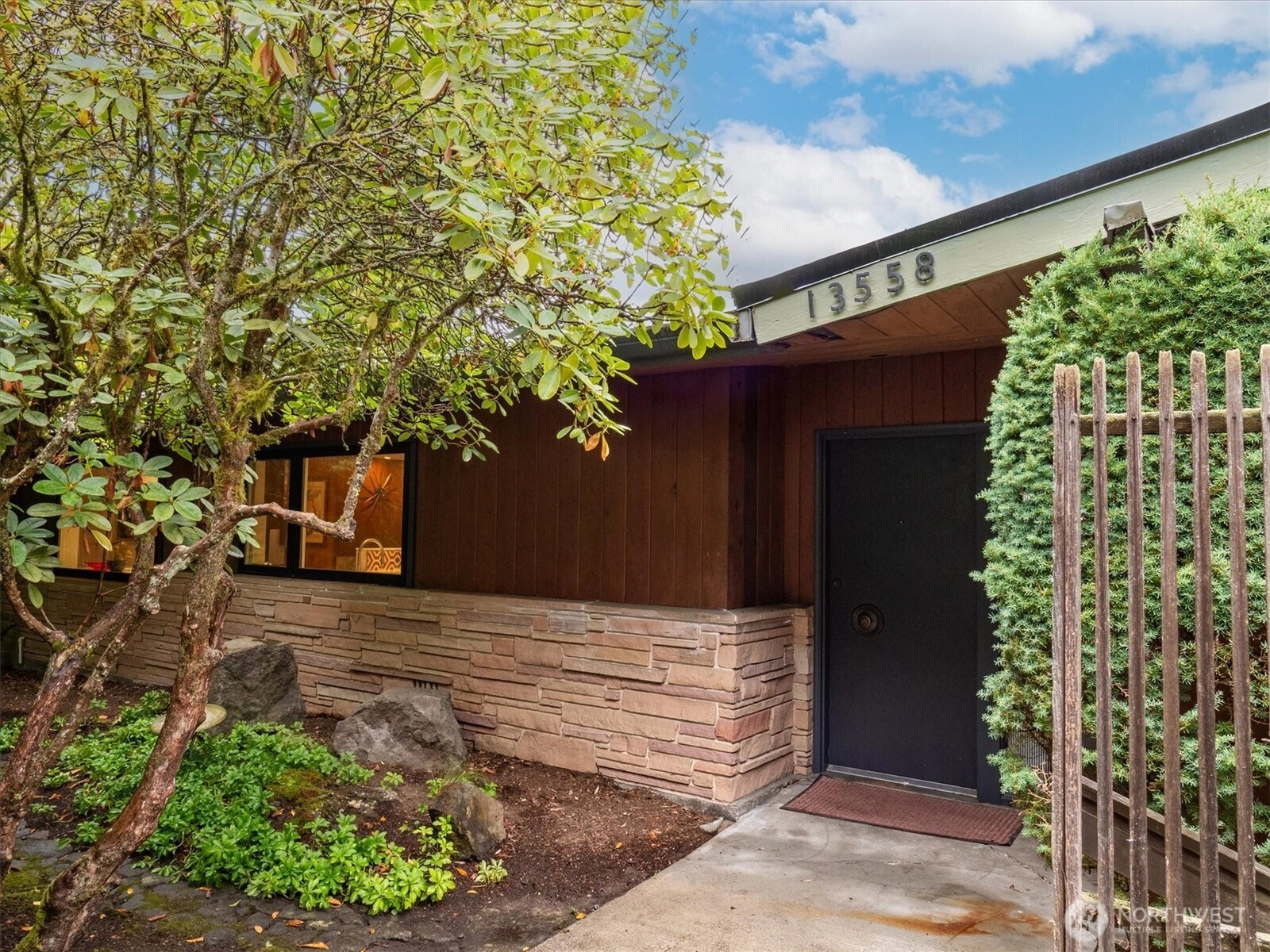 13558 41st Ave NE Seattle WA 98125