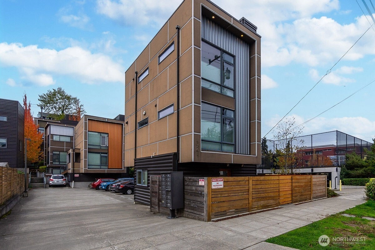 1761 20th Ave S Seattle WA 98144