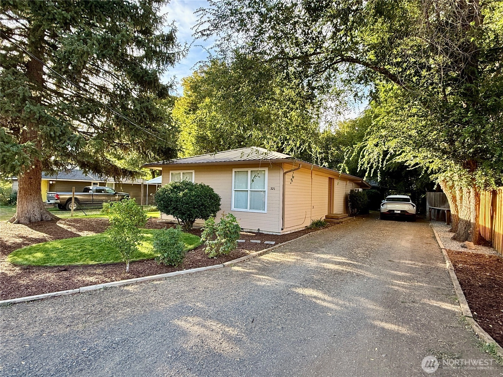 521 E Washington Ave Dayton WA 99328
