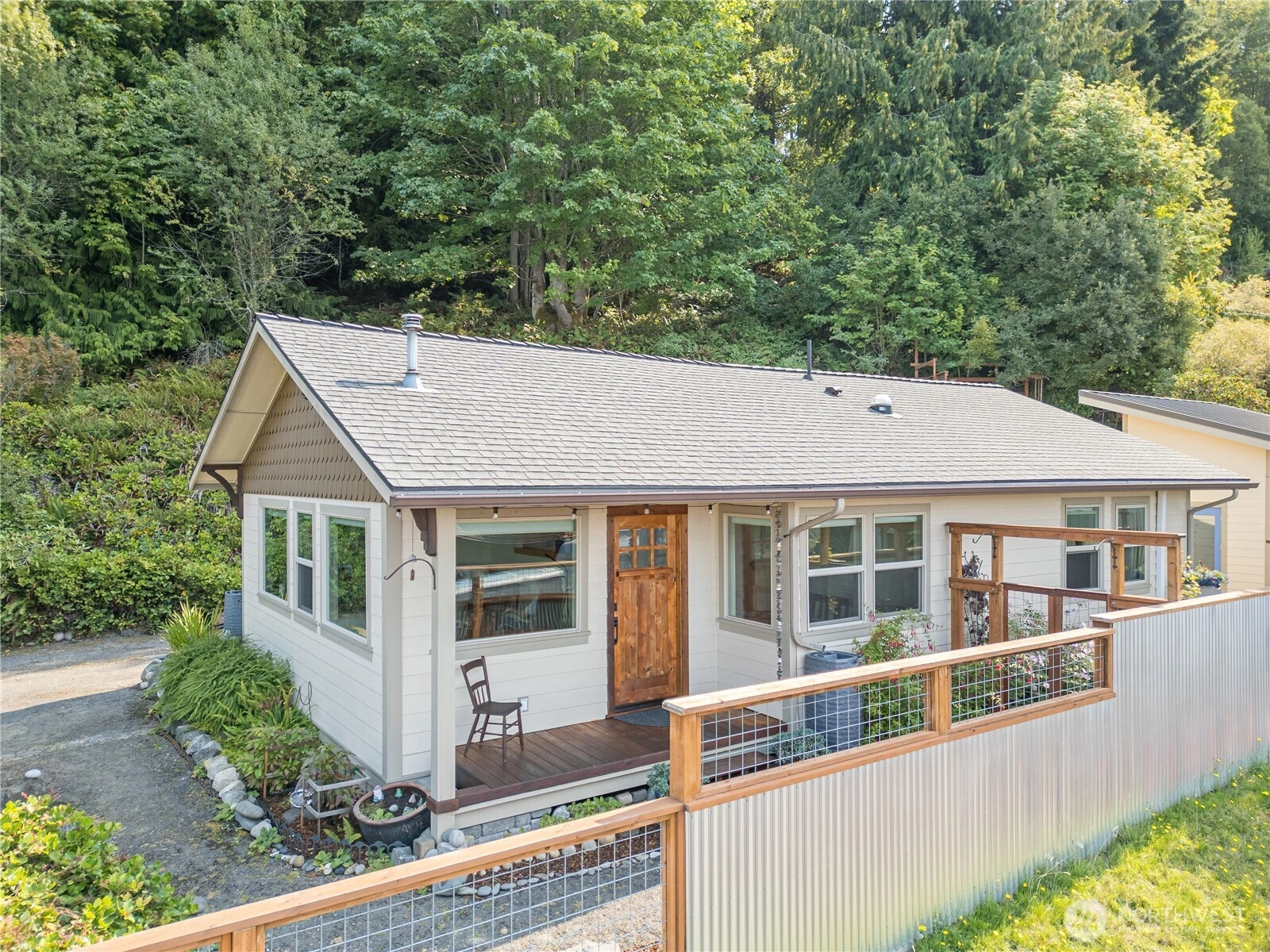 1136 E 7th St Port Angeles WA 98362