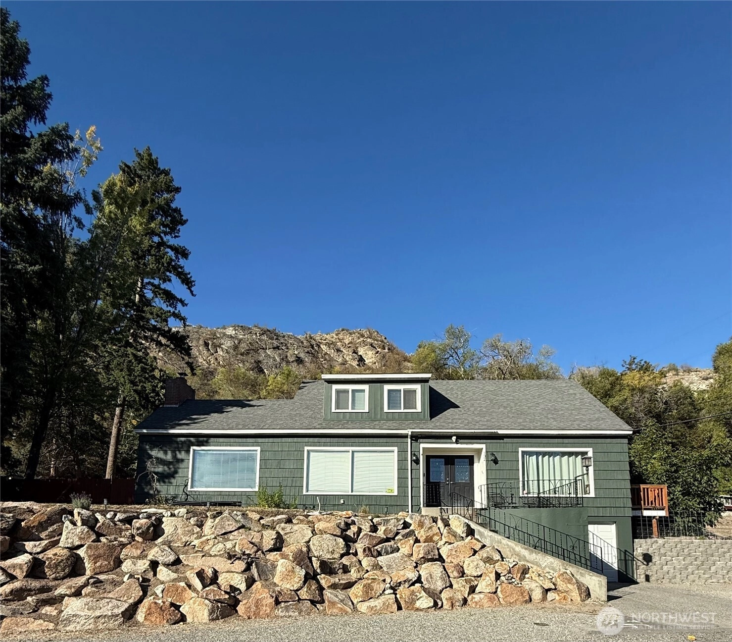 132 Montvu Dr Omak WA 98841