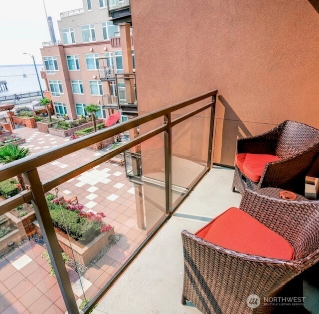 1950 Alaskan Way Unit 330 Unit 330 Seattle WA 98101