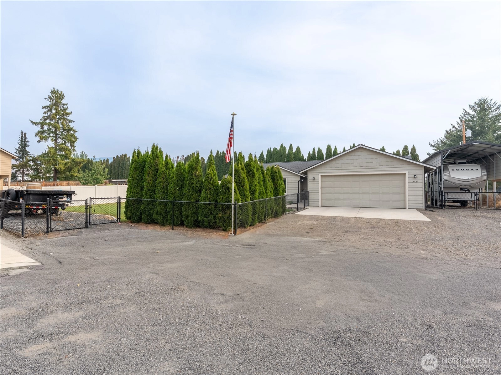 2527 Pioneer Ln East Wenatchee WA 98802