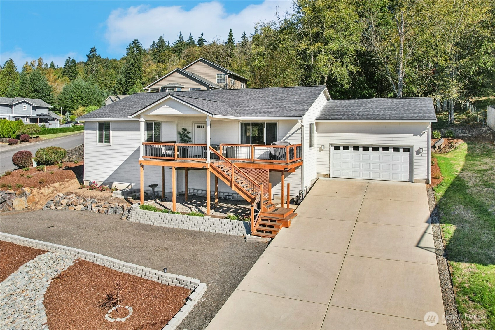 9 Curtis Ln Longview WA 98632