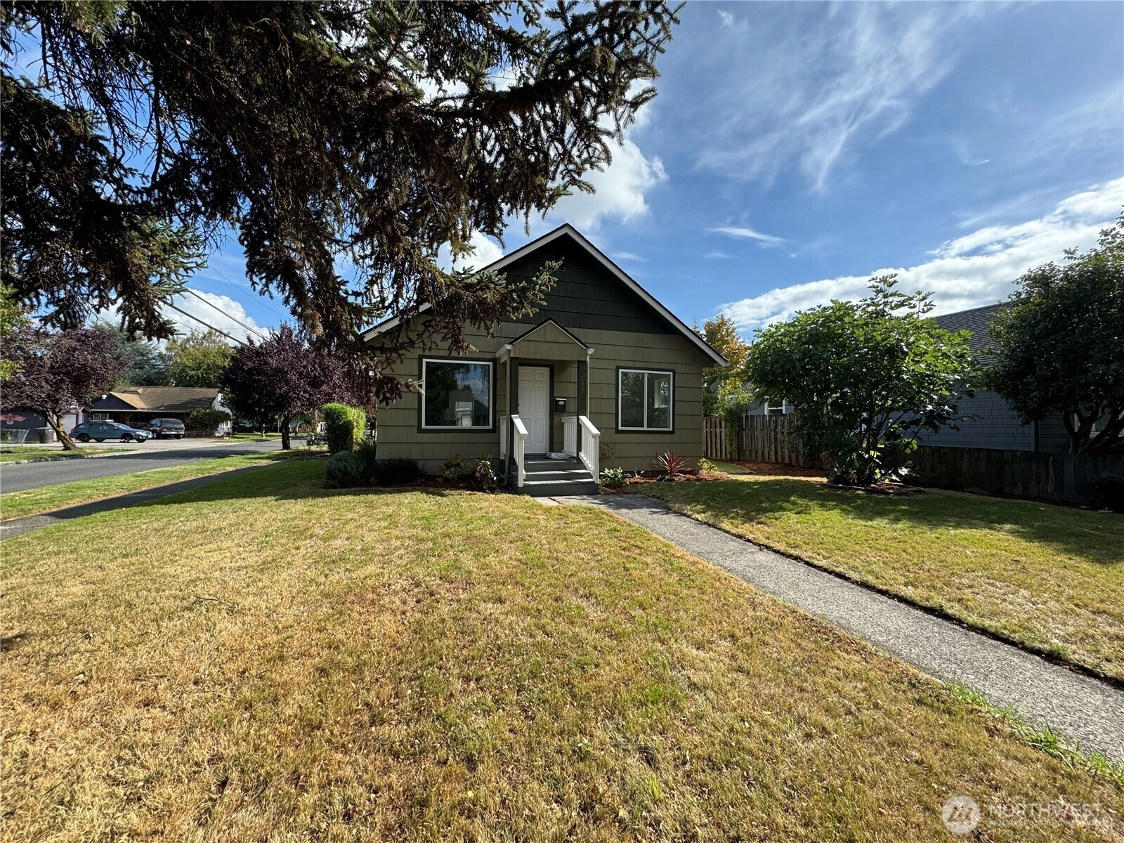 566 18th Ave Longview WA 98632