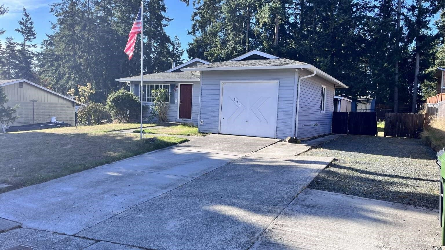 973 Cathlamet Dr Oak Harbor WA 98277