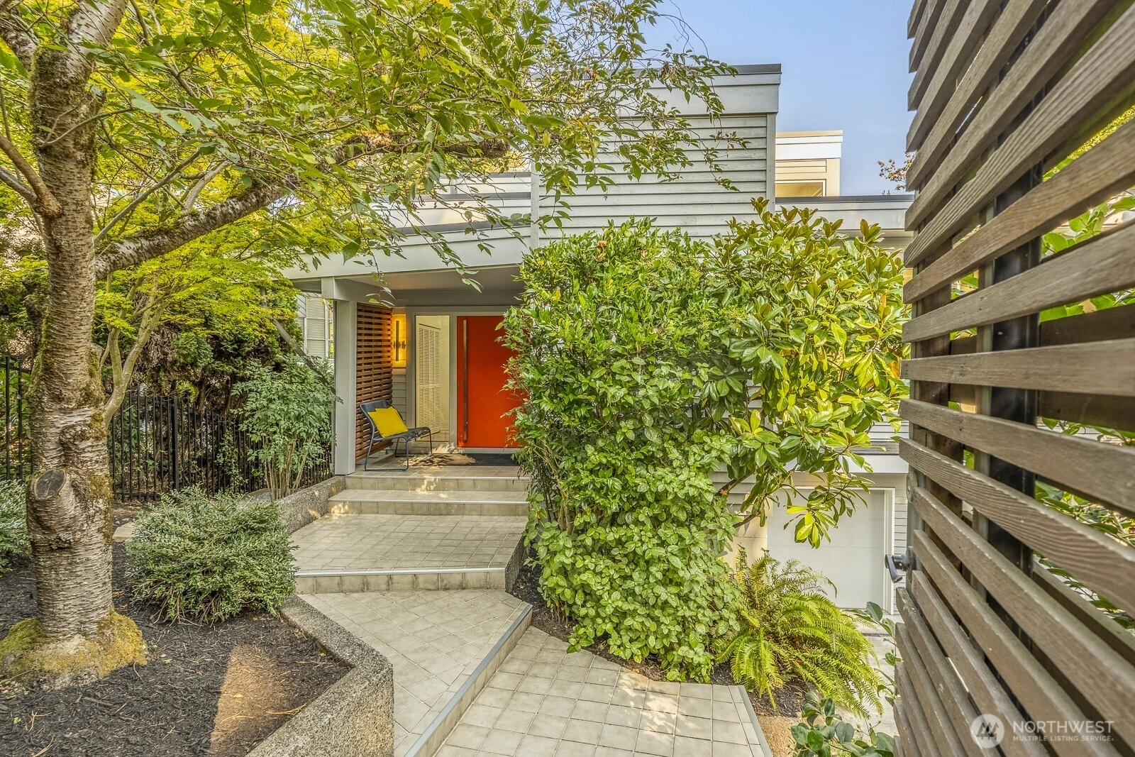 1516 Madrona Dr Unit  Seattle WA 98122