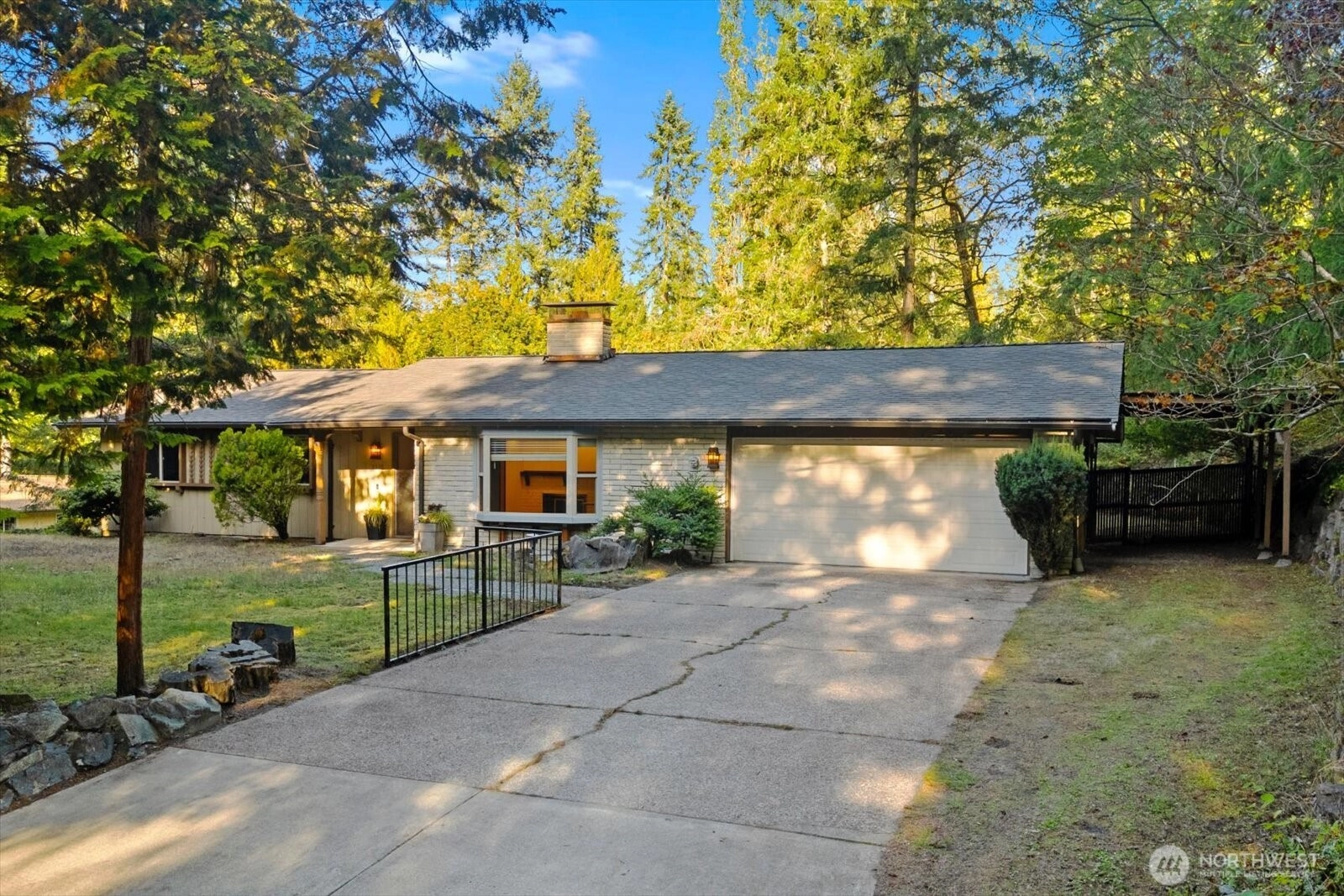 3320 NE 178th St Lake Forest Park WA 98155