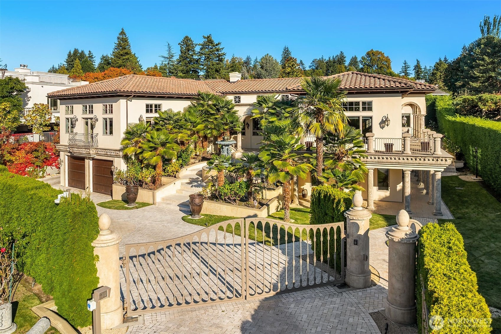 1322 91st Ave NE Clyde Hill WA 98004