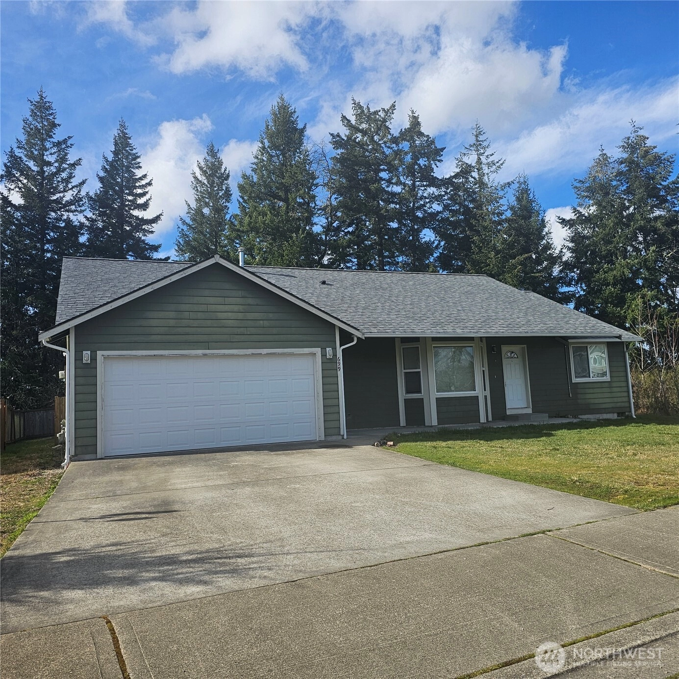 699 Myers St SE Rainier WA 98576