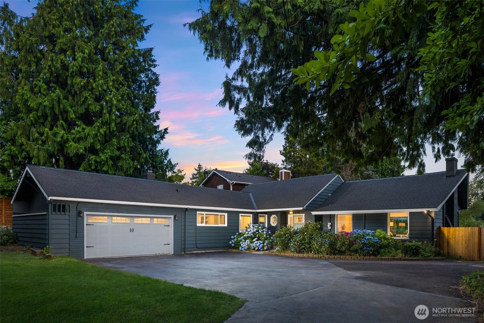 2137 N 128th St Seattle WA 98133