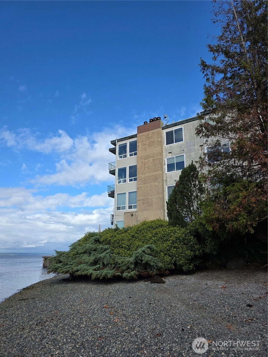 5701 Seaview Ave NW Unit 202 Seattle WA 98107