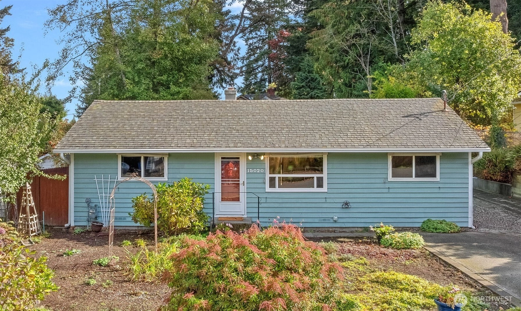 15020 Densmore Ave N Shoreline WA 98133