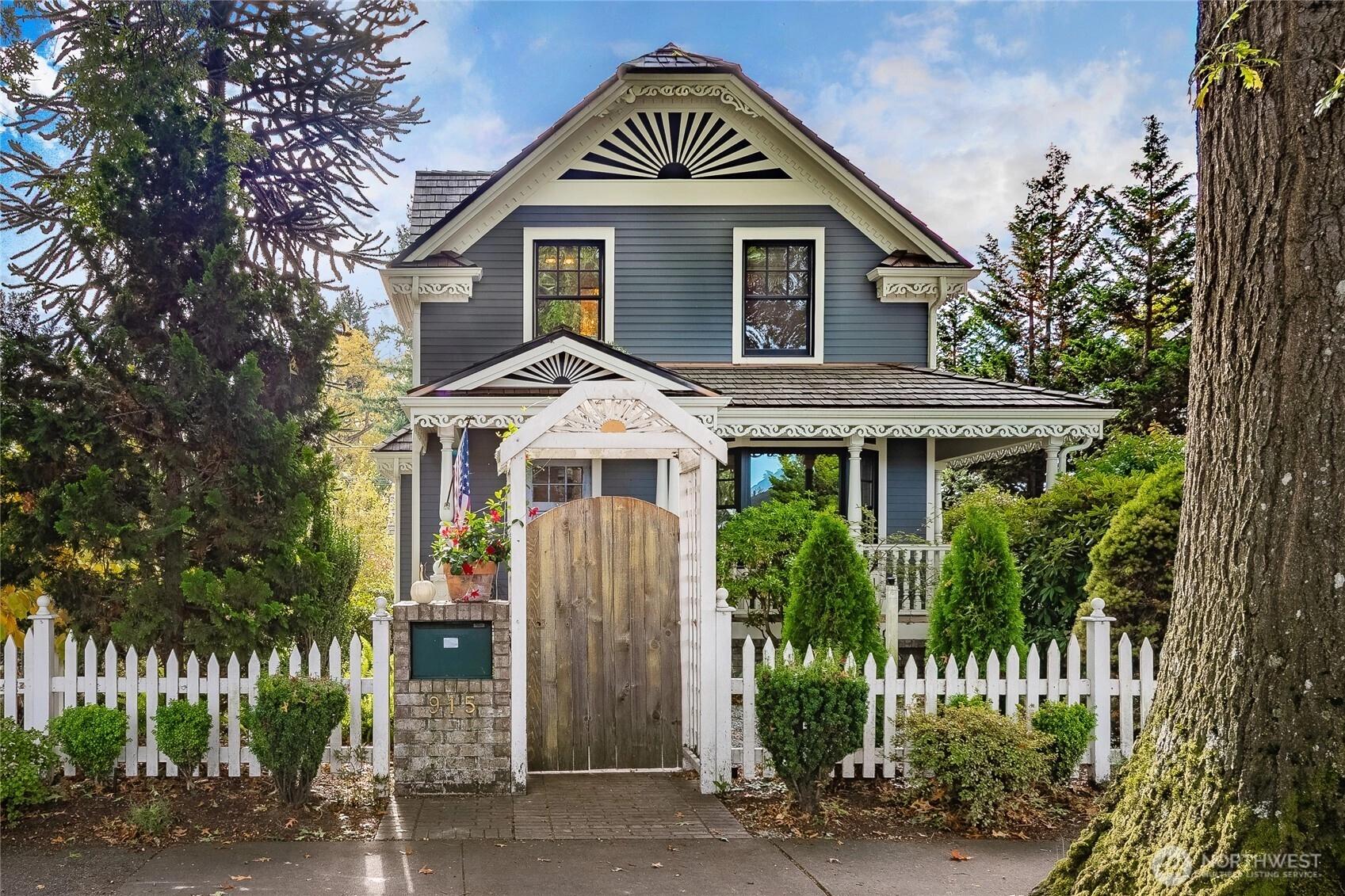 915 Front St Lynden WA 98264