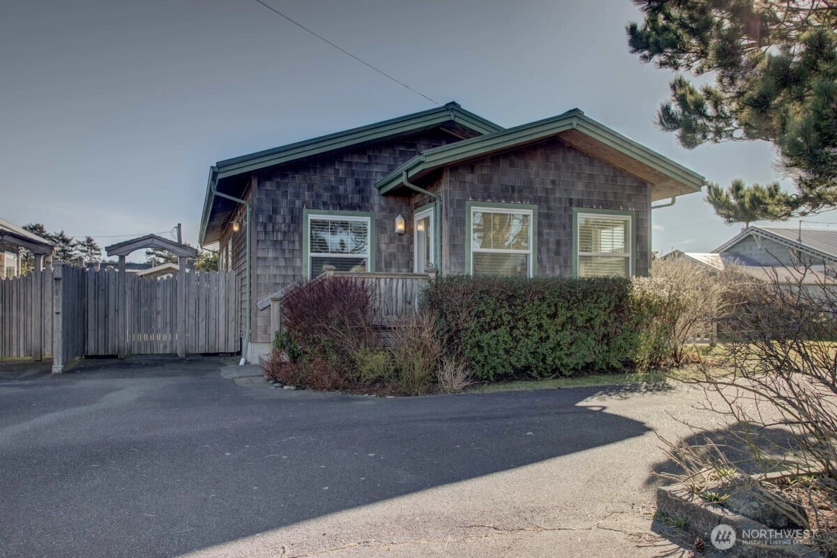 45 Central Ave Unit  Pacific Beach WA 98571