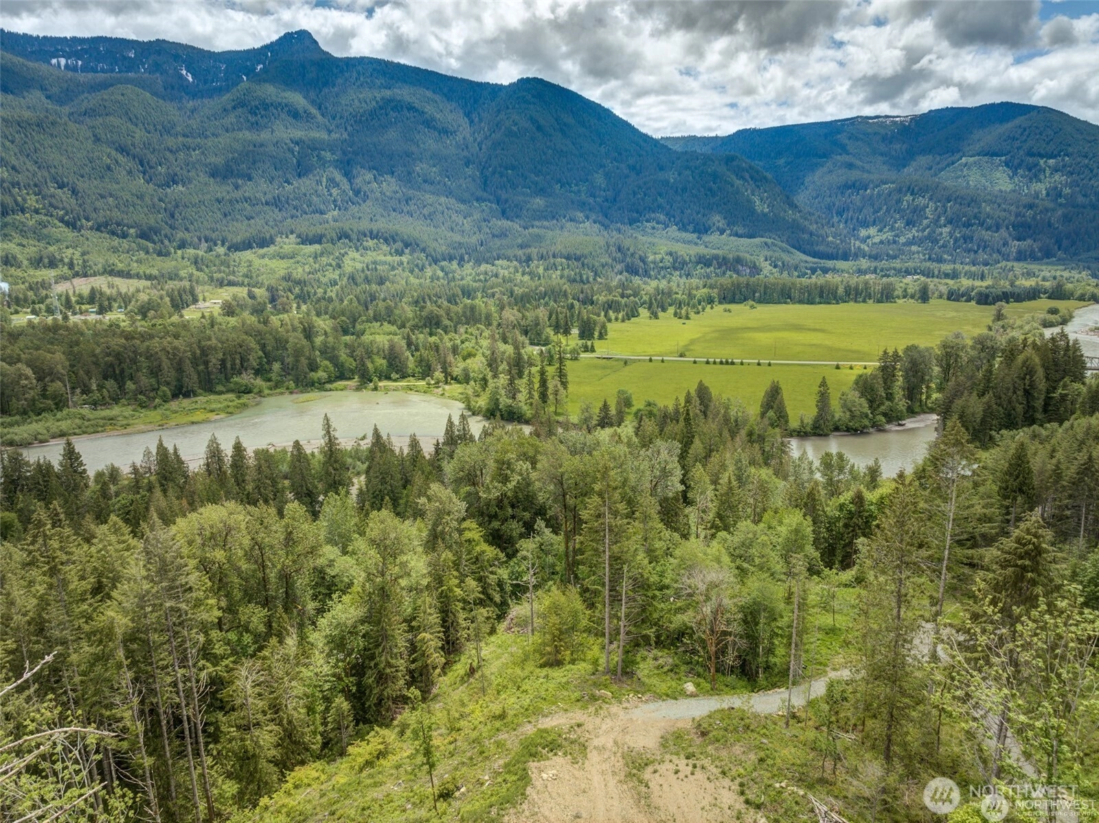 189 Carr Rd White Pass WA 98937