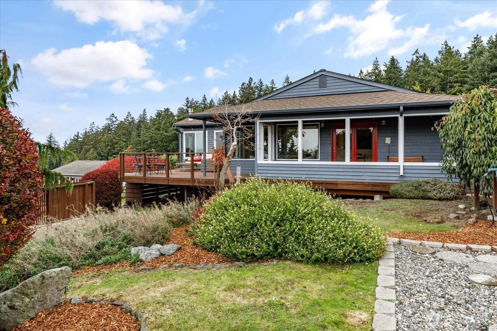 5495 Windmill Ln Freeland WA 98249