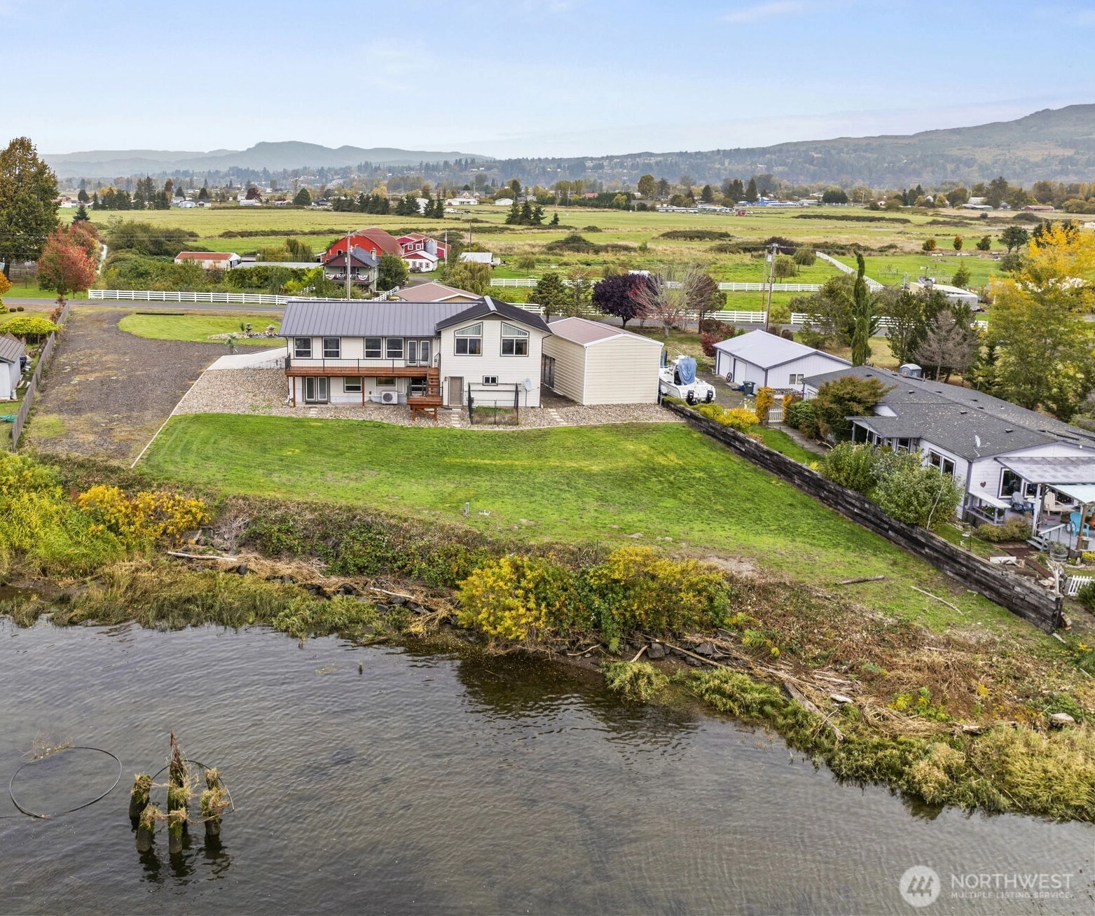 277 W Sunny Sands Rd Unit  Cathlamet WA 98612