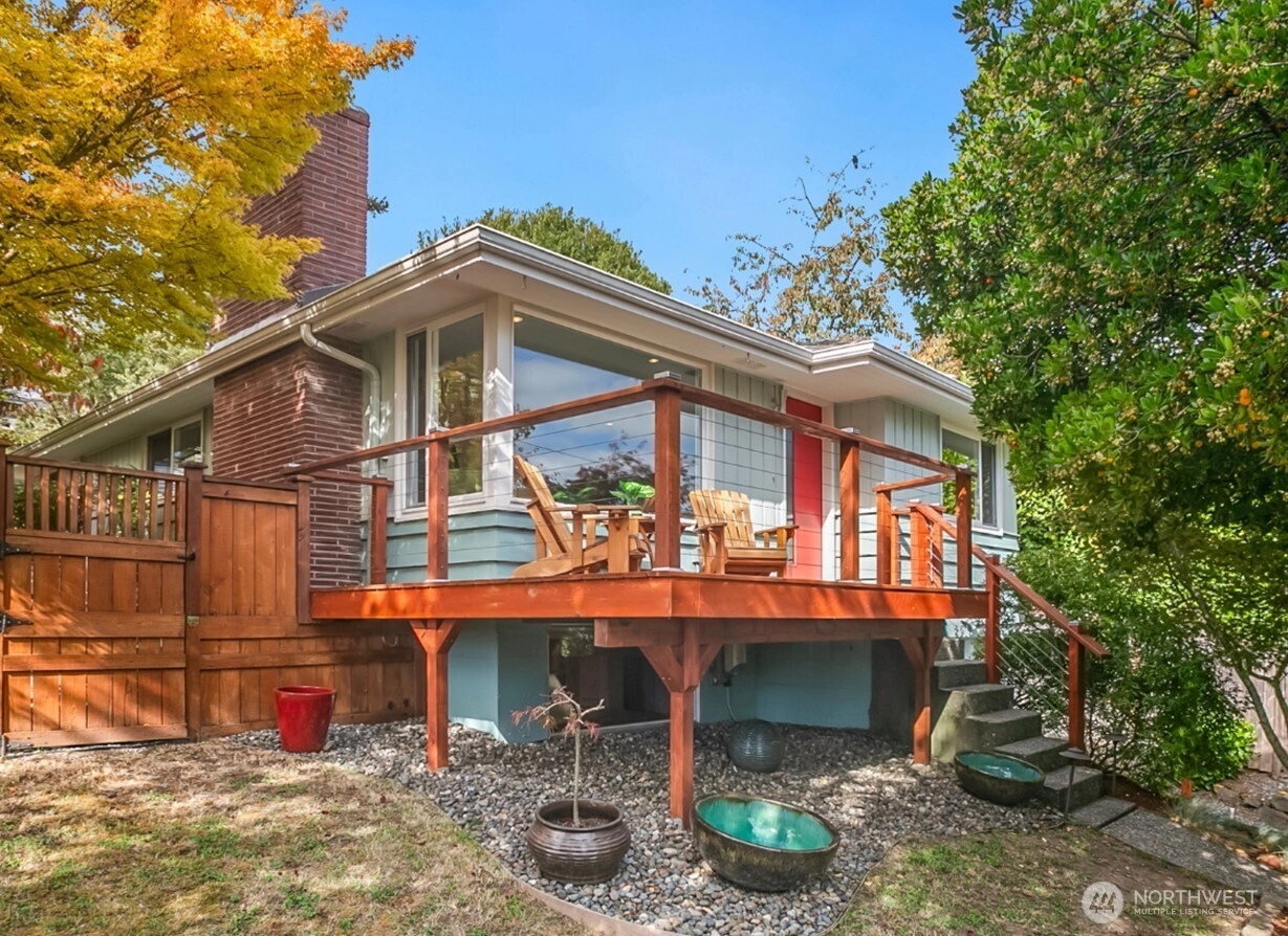 8213 37th Ave SW Unit  Seattle WA 98126