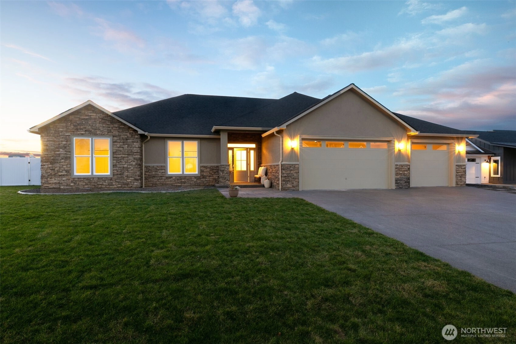 2210 S 96th Ave Unit  Yakima WA 98903