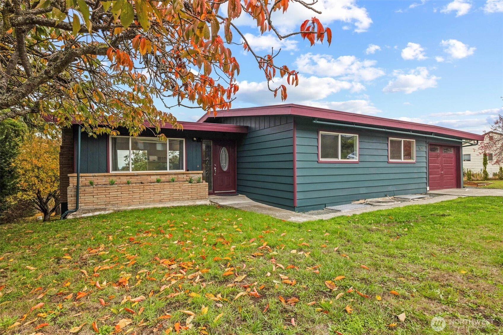 1621 E 4th St Port Angeles WA 98362