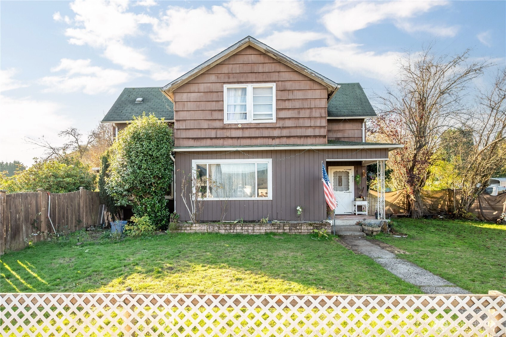 411 4th Ave Castle Rock WA 98611