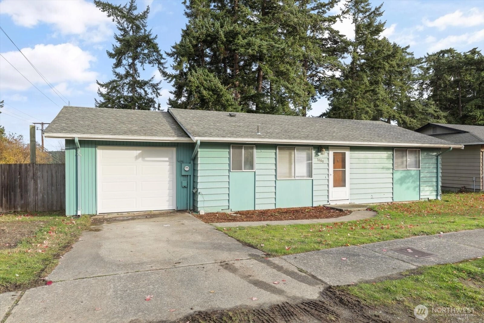 1080 NW Anchor Dr Unit  Oak Harbor WA 98277