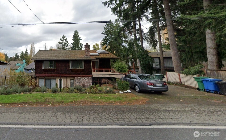 9008 Sand Point Way NE Seattle WA 98115