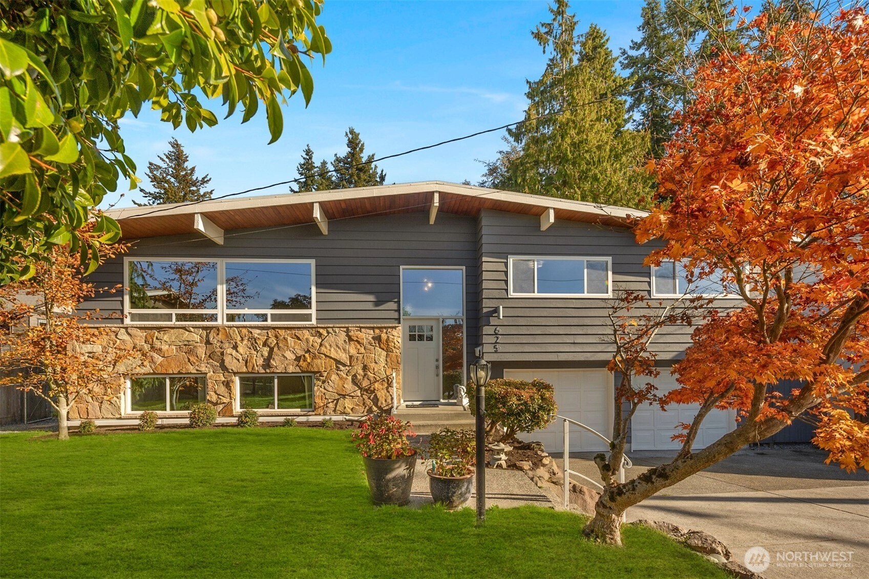 625 Aloha Way Unit  Edmonds WA 98020