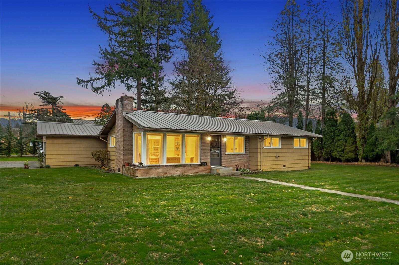 712 3rd St Unit  Sultan WA 98294