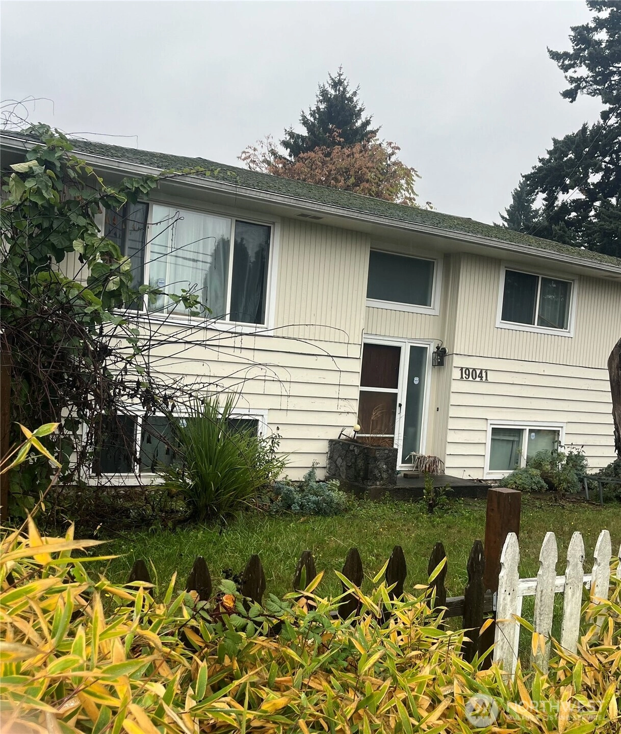 19041 8th Ave S Burien WA 98148