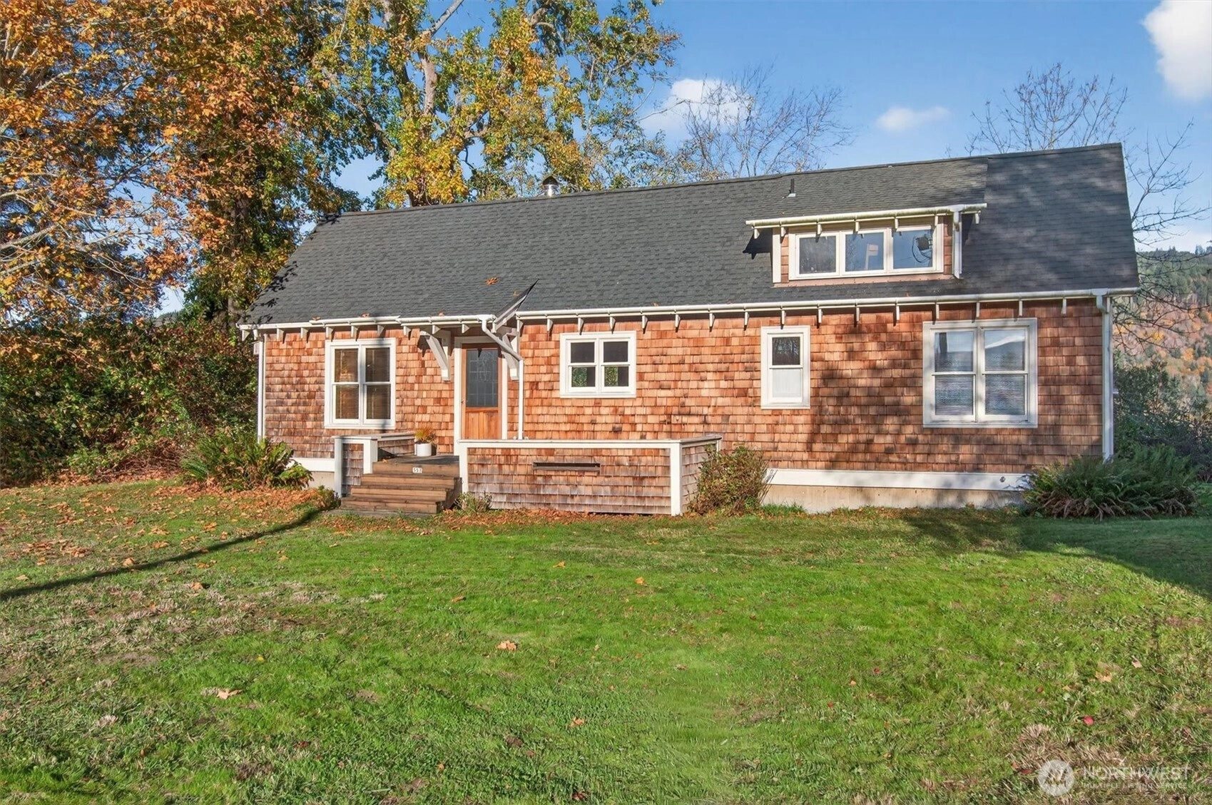 357 E Birnie Slough Rd Cathlamet WA 98612