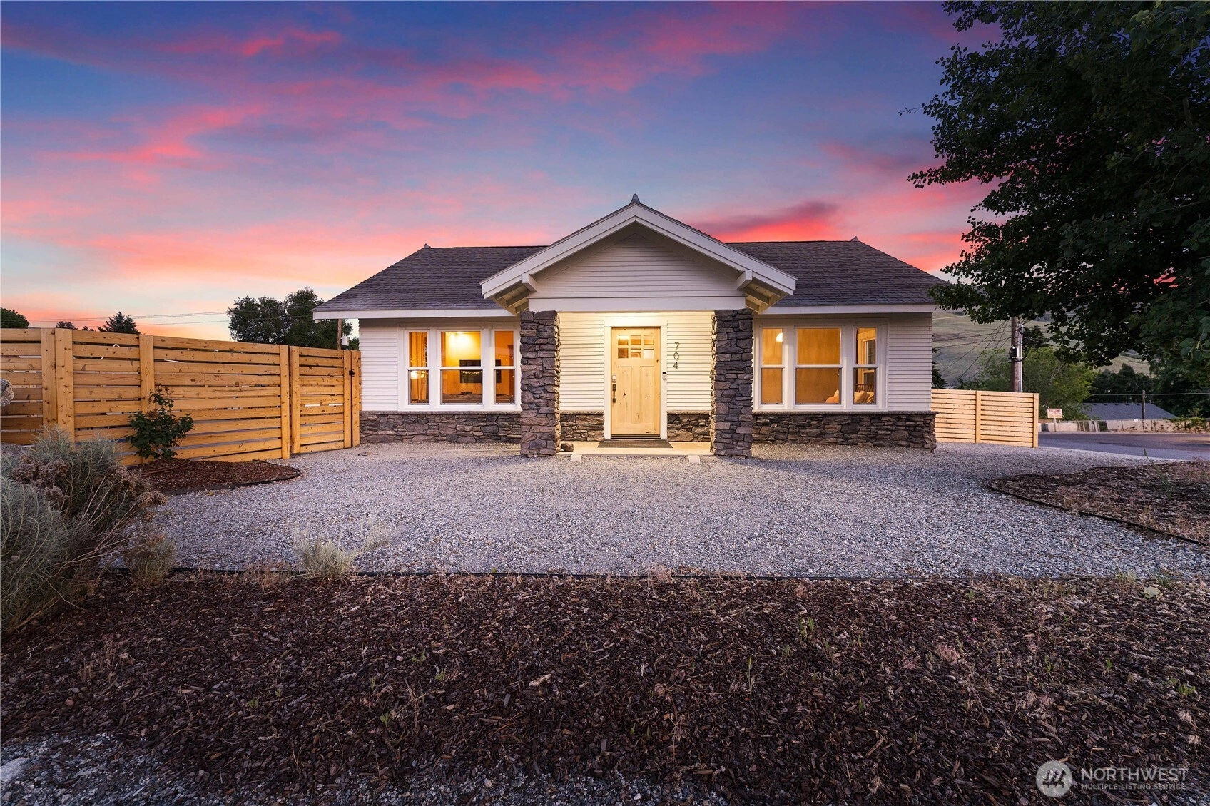 704 E Woodin Ave Chelan WA 98816