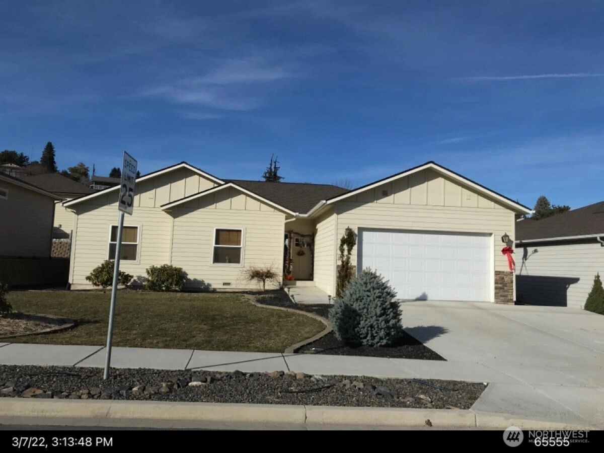 1874 Maiden Ln Wenatchee WA 98801